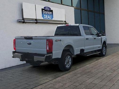 Oxford White 2025 Ford F-250 XLT