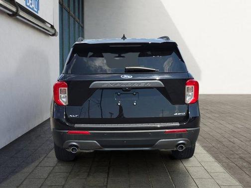 Agate Black Metallic 2023 Ford Explorer XLT