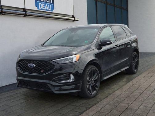 Black 2023 Ford Edge ST