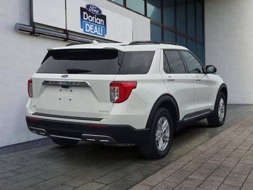 White 2023 Ford Explorer XLT
