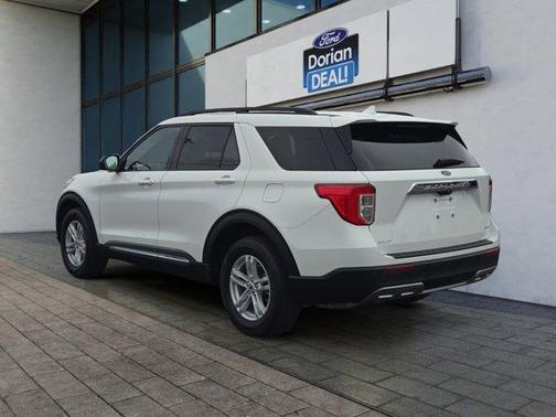 White 2023 Ford Explorer XLT