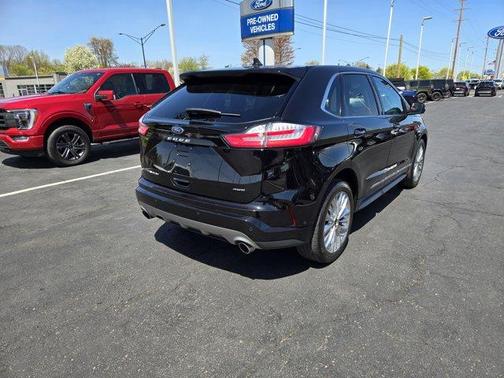 2022 Ford Edge Titanium