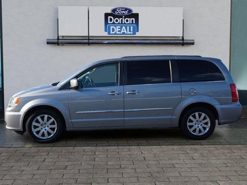 2015 Chrysler Town & Country Touring