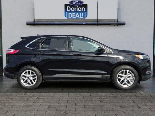 Agate Black Metallic 2024 Ford Edge SEL