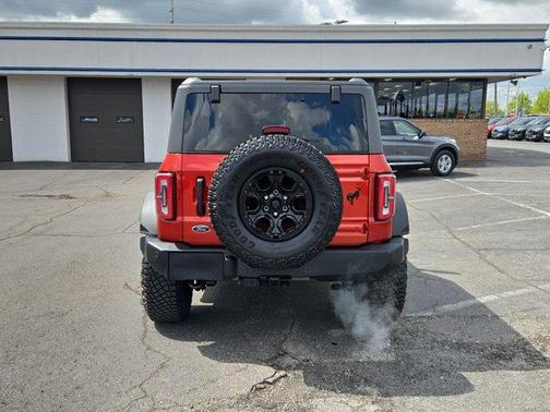 Hot Pepper Red Metallic Tinted Clearcoat 2023 Ford Bronco Wildtrak