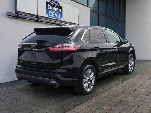 Agate Black Metallic 2023 Ford Edge Titanium