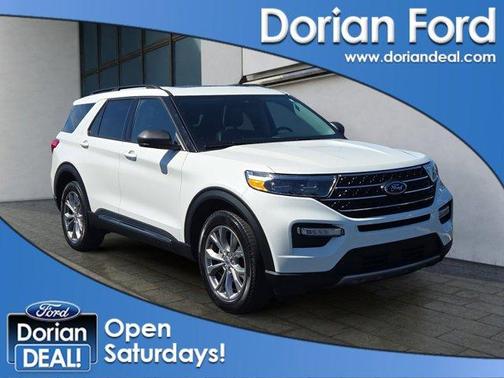 Star White 2022 Ford Explorer XLT