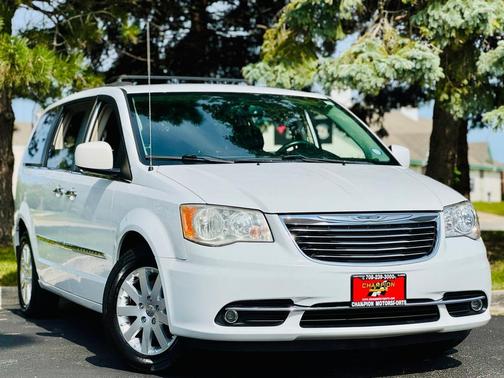 2016 Chrysler Town & Country Touring
