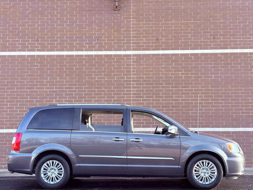 2015 Chrysler Town & Country Limited