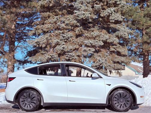 2021 Tesla Model Y Standard Range Rear-Wheel Drive