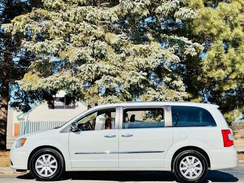 2012 Chrysler Town & Country Touring-L