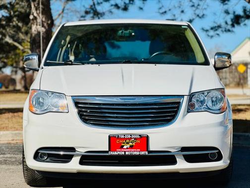 2012 Chrysler Town & Country Touring-L
