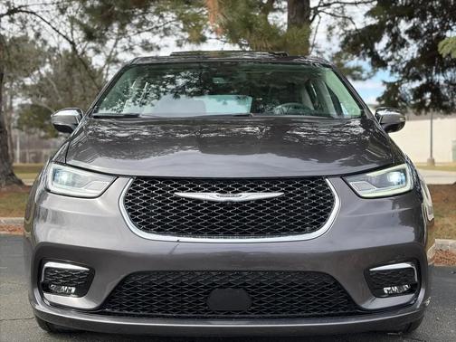 2023 Chrysler Pacifica Hybrid Limited
