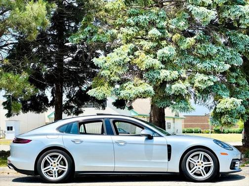 2018 Porsche Panamera Base