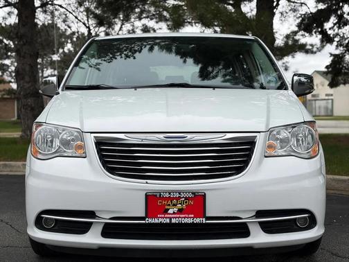 2015 Chrysler Town & Country Touring-L