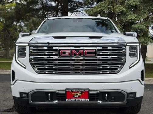 White 2022 GMC Sierra 1500 Denali