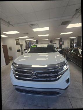 White 2021 Volkswagen Atlas SE 4Motion w/Tech Pkg (2021.5) Sport Utility 4D