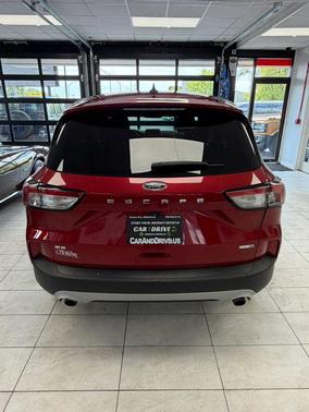 Rapid Red Metallic Tinted Clearcoat 2020 Ford Escape SE