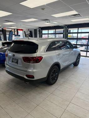 Sparkling Silver 2019 Kia Sorento LX