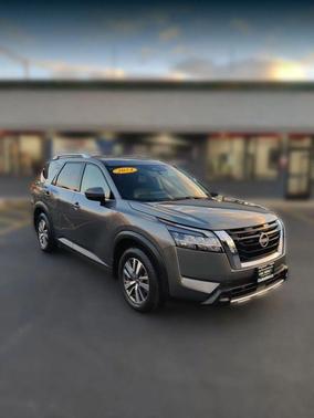 2024 Nissan Pathfinder SL 4WD