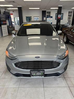 Iconic Silver Metallic 2020 Ford Fusion SE