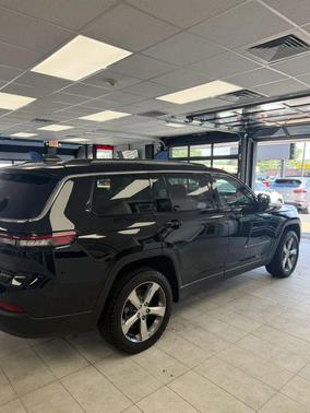Diamond Black Crystal Pearlcoat 2021 Jeep Grand Cherokee L Limited