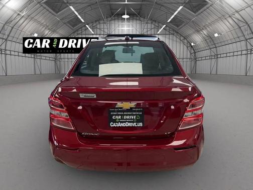 2020 Chevrolet Sonic FWD Sedan LT