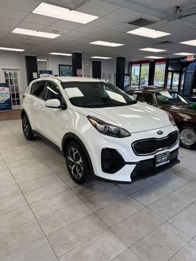 Snow White Pearl 2021 Kia Sportage LX