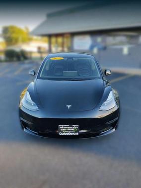 2022 Tesla Model 3 Standard Range