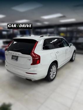 2018 Volvo XC90 T6 Momentum
