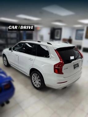 2018 Volvo XC90 T6 Momentum