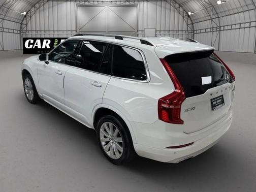2018 Volvo XC90 T6 Momentum