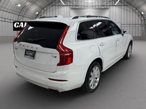 2018 Volvo XC90 T6 Momentum