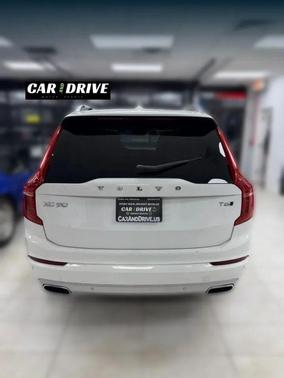 2018 Volvo XC90 T6 Momentum