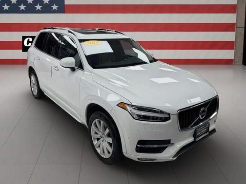 2018 Volvo XC90 T6 Momentum