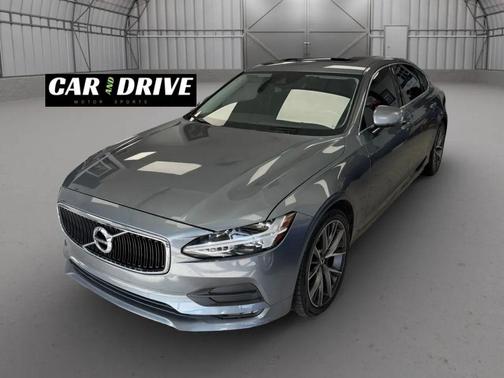 2019 Volvo S90 T5 Momentum