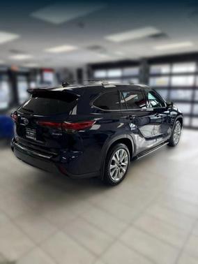 2021 Toyota Highlander Hybrid Limited