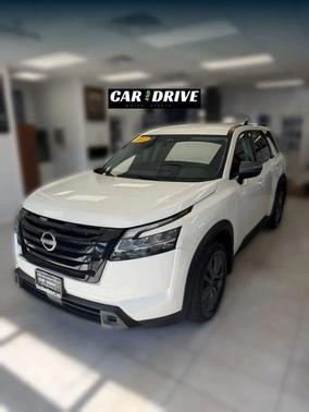 2022 Nissan Pathfinder SV 2WD
