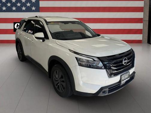 2022 Nissan Pathfinder SV 2WD