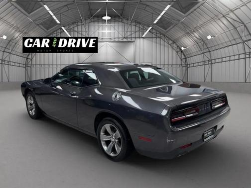 2016 Dodge Challenger SXT