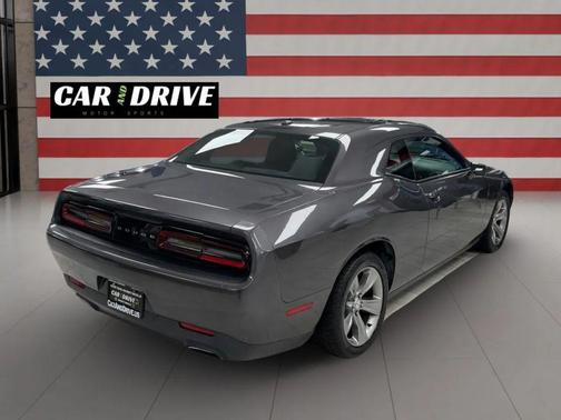 2016 Dodge Challenger SXT