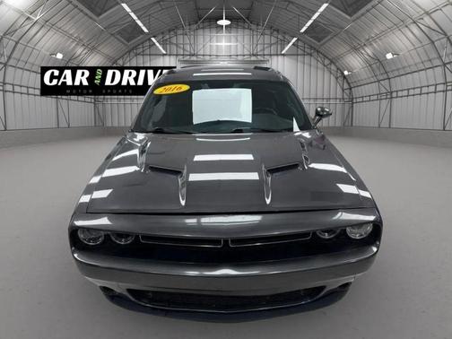 2016 Dodge Challenger SXT