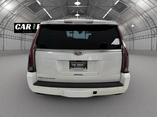 2018 Cadillac Escalade Luxury