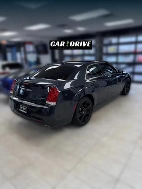 2018 Chrysler 300 Touring