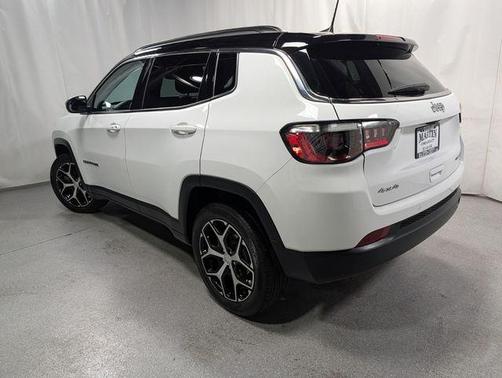 Bright White Clearcoat 2024 Jeep Compass Limited