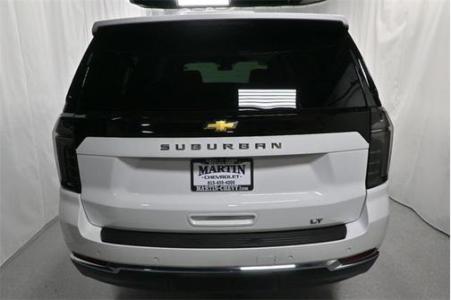 2025 Chevrolet Suburban LT