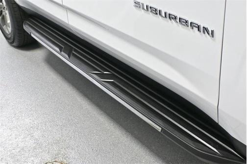 2025 Chevrolet Suburban LT