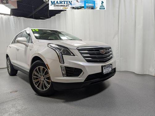 Crystal White Tri-Coat 2019 Cadillac XT5 Luxury