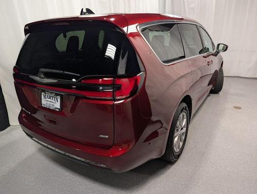 Velvet Red Pearlcoat 2023 Chrysler Pacifica Touring-L