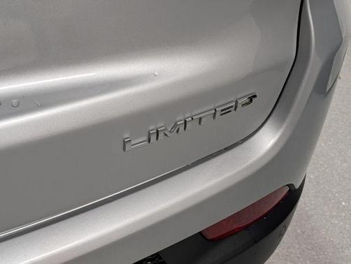 Silver Zynith 2025 Jeep Compass Limited